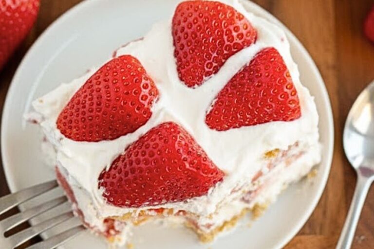 No-Bake Strawberry Icebox Cake